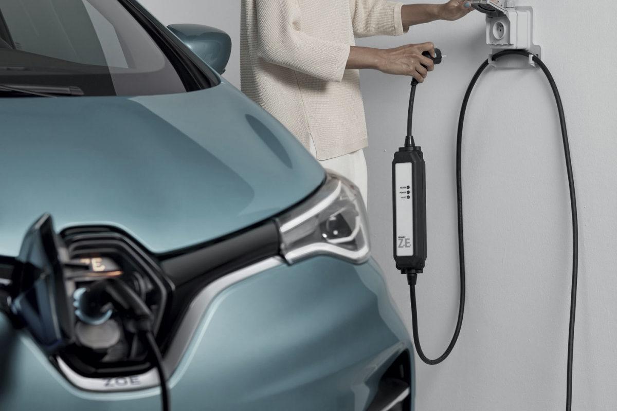 Comment recharger sa voiture électrique facilement et rapidement ?